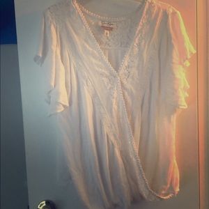 Top maternity/nursing